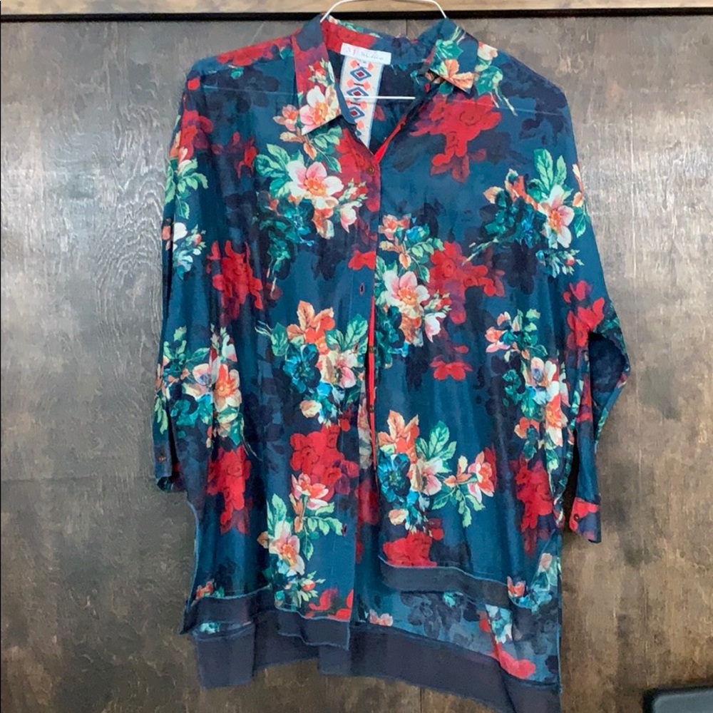 Gorgeous brand new Jw top